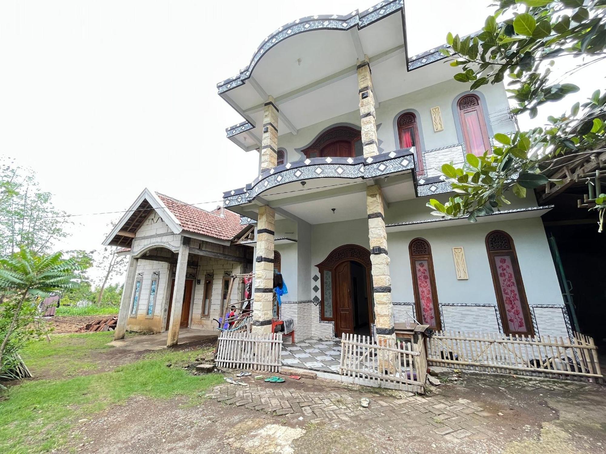 Spot On 93423 Kost Berkah Near Kebun Teh Wonosari Ξενοδοχείο Lawang Εξωτερικό φωτογραφία